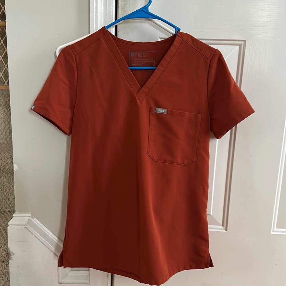 Figs Catarina One Pocket Top